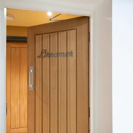 公寓 Dreamer - 1 Bedroom Luxury By Mint